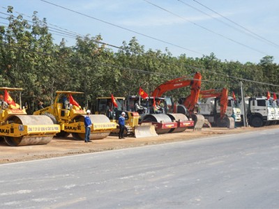 Tuyến đường ĐT 746 vừa được tỉnh Bình Dương khởi công mở rộng ngày 30/12/2022 với tổng mức Kl99ok phiên bản mới 1.492 tỷ đồng từ vốn ngân sách 