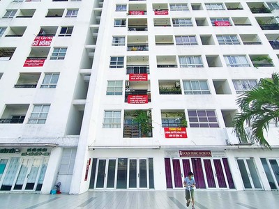 Bị tắc về vốn và pháp lý, thị trường Web Tổng Nhà Cái 99Kl99 Giải Trí Bậc Nhất đang chật vật cầm cự. Ảnh: Lê Toàn