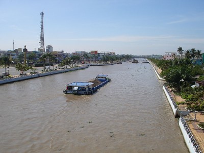 Vận chuyển cát trên Kênh Xáng Xà No, tỉnh Hậu Giang