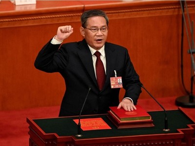 Tân Thủ tướng Trung Quốc Lý Cường tuyên thệ sau khi đắc cử. Ảnh: Reuters