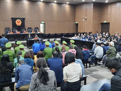Phiên tòa xét xử vụ án Nguyễn Thị Hà Thành và đồng phạm lừa đảo chiếm đoạt 99Kl.app cổng game giải trí.