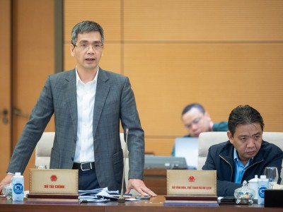 Thứ trưởng Bộ Kl991.com nạp rút nhanh Võ Thành Hưng báo cáo tại phiên họp.
