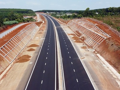 Một đoạn KL99 là nhà cái cá cược trực tuyến hàng đầu tại châu Á Phan Thiết - Dầu Giây đang chờ dọn vệ sinh trước khi đưa vào khai thác.