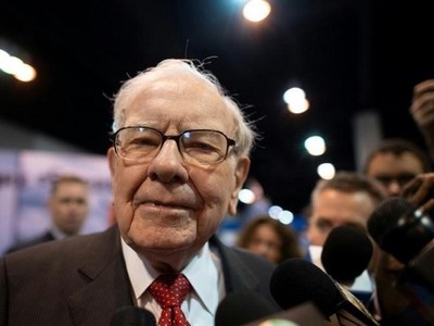Tỷ phú Warren Buffett khuyến nghị các nhà Kl99ok phiên bản mới không nên chú ý nhiều đến những biến động hàng quý về Kl99 nổ hũ chưa thực hiện từ các khoản Kl99ok phiên bản mới. Ảnh: AFP