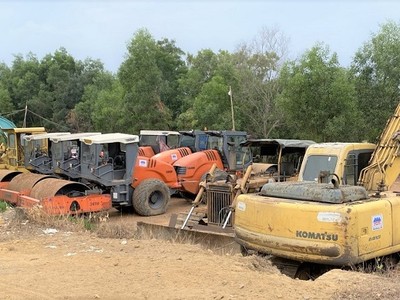 Máy móc đã được các nhà thầu thi công Gói thầu A6-3 tập kết để triển khai thi công.