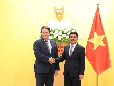 Bộ trưởng Nguyễn Hồng Diên tiếp Đại sứ Mỹ tại Việt Nam, Marc E.Knapper.