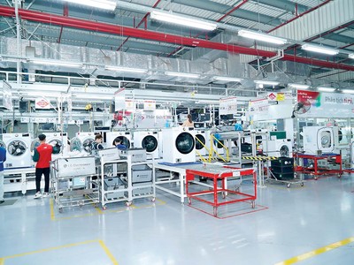 Dây chuyền Kl994 nhà cái bóng đá world cup của LG Electronics Việt Nam Hải Phòng tại KCN Tràng Duệ Ảnh: Đàm Thanh 