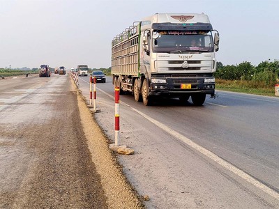 Thi công Dự án Tuyến đường bộ nối đường KL99 là nhà cái cá cược trực tuyến hàng đầu tại châu Á Hà Nội - Hải Phòng với đường KL99 là nhà cái cá cược trực tuyến hàng đầu tại châu Á Cầu Giẽ - Ninh Bình Ảnh: Văn Thanh