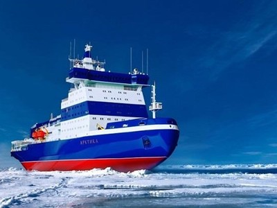 Tàu phá băng hiện đại chạy bằng năng lượng hạt nhân Arktika của Nga. Ảnh: Atomflot