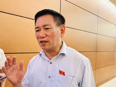 Bộ trưởng Kl991.com nạp rút nhanh Hồ Đức Phớc bên hành lang Quốc hội - (Ảnh: NY) .