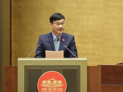 Chủ nhiệm Ủy ban Kl992 cổng game cá cược Vũ Hồng Thanh trình bày báo cáo thẩm tra. 