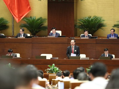 Bộ trưởng Bộ KH&CN trả lời chất vấn trước Quốc hội.. Ảnh: Duy Linh