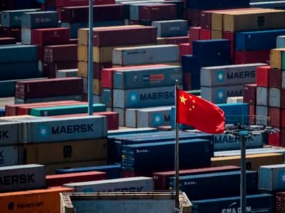 Container được tập kết tại cảng nước sâu Dương Sơn, thành phố Thượng Hải, Trung Quốc. Ảnh: AFP 