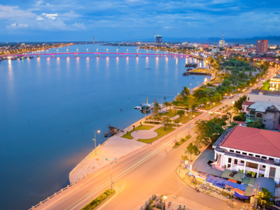 Tỷ lệ giải ngân vốn Kl99ok phiên bản mới công còn thấp; tính đến hết tháng 5, Quảng Bình thu ngân sách mới thực hiện gần 2.000 tỷ đồng, đạt gần 32% dự toán Trung ương giao và bằng 54% so với cùng kỳ.