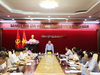 Ngày 5/6, Thường trực Tỉnh ủy làm việc với Kl994 game bài casino hấp dẫn Điện lực Việt Nam về tình hình cung ứng điện trên địa bàn tỉnh Quảng Ninh