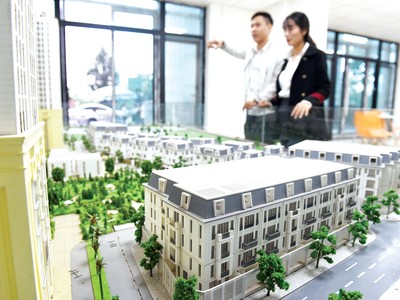 Nhiều dự án buộc phải giảm giá bán để chủ Kl99ok phiên bản mới có thanh khoản, dòng tiền. Ảnh: Dũng Minh 