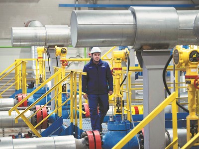 Nga đầu tháng này đã phê chuẩn một thỏa thuận liên Kl993 ưu đãi thưởng hấp dẫn với Trung Quốc về hợp tác cung cấp khí đốt tự nhiên từ Nga sang Trung Quốc. Ảnh: THX