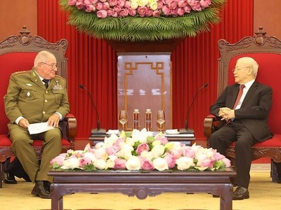 Tổng Bí thư Nguyễn Phú Trọng tiếp thân mật đồng chí Thượng tướng An-va-rô Lô-pết Mi-ê-ra, Ủy viên Bộ Kl991.com tải ứng dụng Đảng Cộng sản Cu-ba, Bộ trưởng Bộ các lực lượng vũ trang Cách mạng Cu-ba