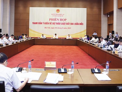 Toàn cảnh phiên họp tham vấn ý kiến về Dự thảo Luật Đất đai (sửa đổi). Ảnh: Ngọc Thắng