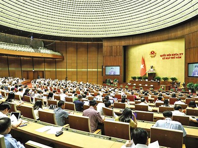 Phiên chất vấn được tổ chức tại phòng họp Diên Hồng, nơi diễn ra các phiên họp toàn thể của Quốc hội 