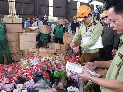 Lực lượng quản lý thị trường Hà Nội tiêu hủy thuốc giả và hàng hóa vi phạm Kl992 Tham Gia Ngay.