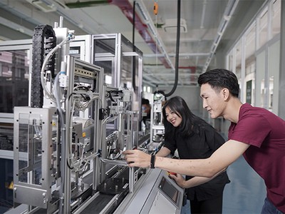 Phòng thí nghiệm hệ thống thông minh và robot tại Trường Đại học quốc tế Miền Đông nơi đặt Trung tâm Đổi mới sáng tạo Việt Nam - Singapore.