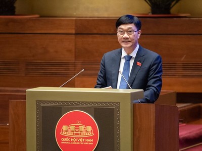 Chủ nhiệm Ủy ban Kl992 cổng game cá cược Vũ Hồng Thanh báo cáo tại hội nghị.