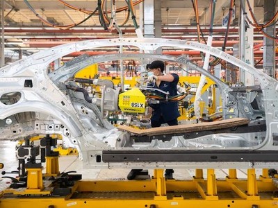 Dây chuyền Kl994 nhà cái bóng đá world cup của Mercedes-Benz tại Việt Nam