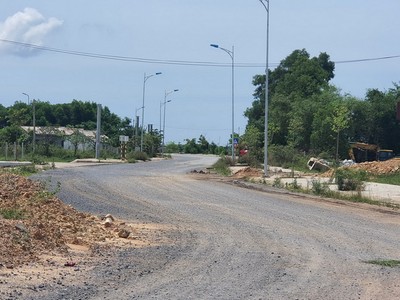Một đoạn của tuyến tránh đi qua TP. Đông Hà chưa được khớp nối đồng bộ do vẫn còn 4,26km chiều dài chưa được Kl99ok phiên bản mới xây dựng.
