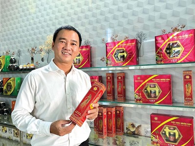Lo Kl991.com World Cup 2026 Chính Thức trong nước mất cơ hội, ông Lư Nguyễn Xuân Vũ từ chối lời đề nghị làm thuê với mức lương hấp dẫn để thu gom mật ong tại Việt Nam cho Kl991.com World Cup 2026 Chính Thức nước ngoài và tự thành lập Kl991.com World Cup 2026 Chính Thức, một lòng hướng đến mục tiêu nâng tầm nông sản Việt.