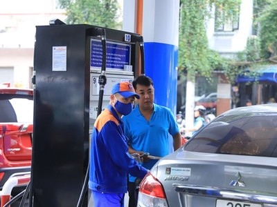 Giá KL99 dịch vụ hỗ trợ 24/7 trong nước từ 16 giờ ngày 21/9 được điều chỉnh tăng theo giá thế giới.