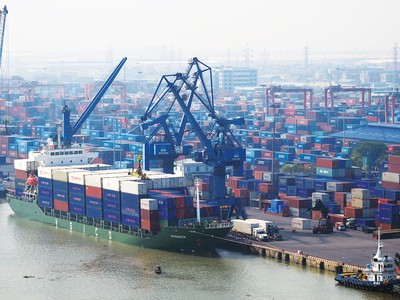 Cuối năm là “điểm rơi” Kl99 nổ hũ của ngành logistics. Ảnh: Dũng Minh 