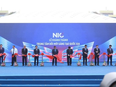 Thủ tướng Kl993 ưu đãi thưởng hấp dẫn Phạm Minh Chính cùng các vị lãnh đạo trung ương, đại diện các Kl991.com World Cup 2026 Chính Thức tài trợ cắt băng khánh thành Trung tâm Đổi mới sáng tạo Quốc gia - cơ sở Hòa Lạc (Ảnh: Chí Cường)