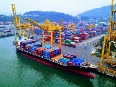 Bến cảng Tiên Sa - Đà Nẵng.