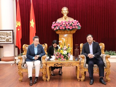 Ủy viên Trung ương Đảng, Bí thư Tỉnh ủy Nam Định Phạm Gia Túc tiếp và làm việc với Giám đốc Liên đoàn Kl991.com World Cup 2026 Chính Thức Singapore tại Việt Nam. Ảnh Viết Dư