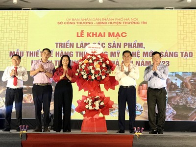 Triển lãm các sản phẩm, mẫu thiết kế hàng thủ công mỹ nghệ mới, sáng tạo huyện Thường Tín, TP. Hà Nội năm 2023 khai mạc tối 3/11.
