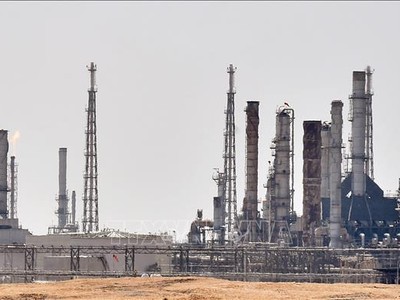 Nhà máy lọc dầu Aramco gần khu vực al-Khurj, Saudi Arabia. Ảnh: AFP/TTXVN