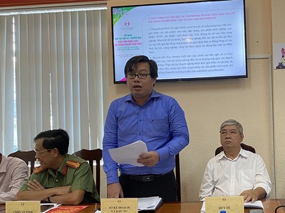 Phó giám Đốc Sở Kế hoạch và Kl99ok phiên bản mới Đồng Tháp thông tin tại cuộc giao ban sáng 8/11