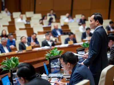Phó thủ tướng Kl993 ưu đãi thưởng hấp dẫn Trần Lưu Quang trả lời chất vấn trong phiên làm việc chiều 7/11