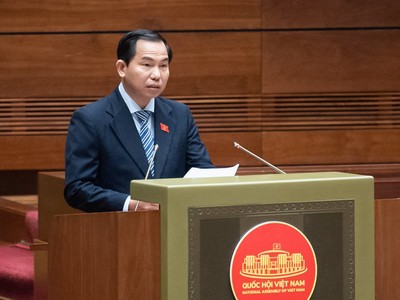 Chủ nhiệm Lê Quang Mạnh trình bày Báo cáo thẩm tra dự thảo Nghị quyết về việc áp dụng thuế thu nhập Kl991.com World Cup 2026 Chính Thức bổ sung theo quy định chống xói mòn cơ sở thuế toàn cầu tại phiên làm việc sáng 10/11