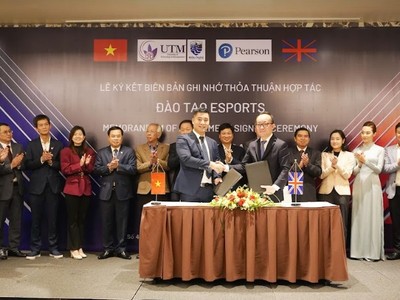 Lễ ký kết bản ghi nhớ thỏa thuận hợp tác về đào tạo eSports tại Việt Nam giữa UTM và Pearson UK.