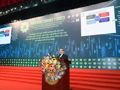 Chủ tịch UBND TP. Cần Thơ Trần Việt Trường phát biểu tại Diễn đàn Mekong Connect 2023 diễn ra tại TP.HCM