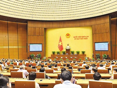 Quốc hội biểu quyết thông qua điều chỉnh chương trình Kỳ họp thứ nhất (tháng 7/2021) bổ sung nội dung trao quyền đặc biệt cho Kl993 ưu đãi thưởng hấp dẫn để tăng cường công tác phòng, chống Covid-19 