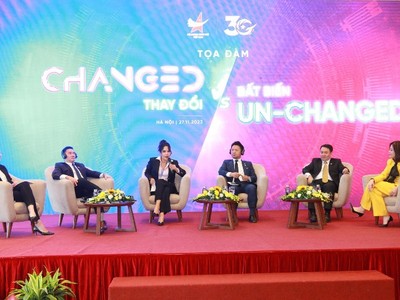 Các diễn giả tại phiên 2 tọa đàm “Changed vs Unchanged”. Ảnh: Chí Cường.
