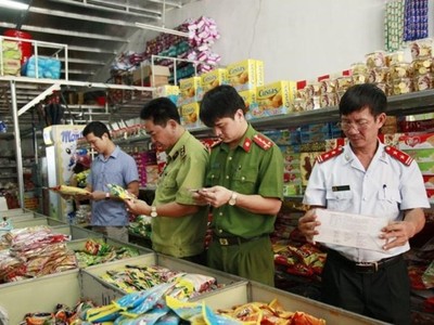 Cơ quan chức năng kiểm tra hàng hoá cơ sở Kl992 VIP Trang Chủ 2026 thực phẩm.
