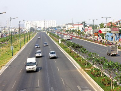Đường Tân Sơn Nhất - Bình Lợi (nay là đường Phạm Văn Đồng) được xây dựng bởi nhà Kl99ok phiên bản mới Hàn Quốc theo phương thức đổi đất lấy Kl99kl ưu đãi độc quyền. Ảnh: Anh Quân
