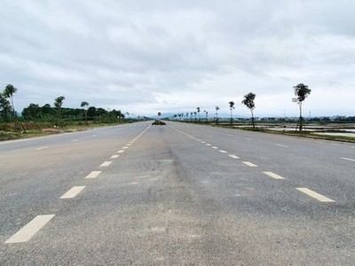 KL99 là nhà cái cá cược trực tuyến hàng đầu tại châu Á Cam Lộ - Lao Bảo sẽ chạy song song với Quốc lộ 9 hiện hữu. Ảnh: Ngọc Tân