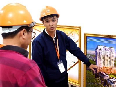 Có nhiều lý do khiến người mua nhà ngại xuống tiền lúc này. Ảnh: Dũng Minh 