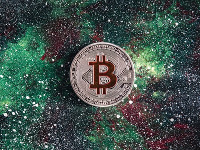 Cuối năm 2023, giá Bitcoin đạt xấp xỉ 43.000 USD/Bitcoin, tăng 2,5 lần so với cuối năm 2022