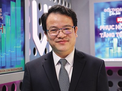 Thứ trưởng Bộ Kế hoạch và Kl99ok phiên bản mới Trần Quốc Phương.